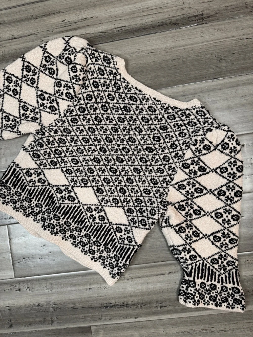 FREE PEOPLE GEO FLORAL KNIT CARDIGAN BLACK CREAM CROPPED BOHO **NWT** - Picture 7 of 15